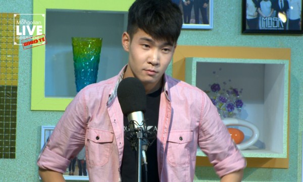 “Шинэ үе” төсөлд оролцож буй залуусын зурагнаас